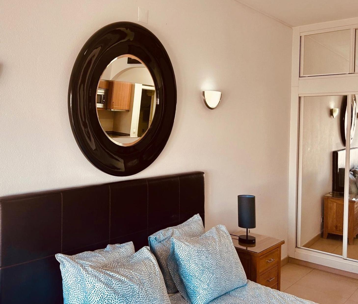 Lagos Main Avenue Studio With Marina View Balcony Экстерьер фото